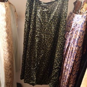 Coldwater creek green with gold leaves skirt